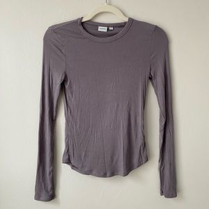 Aritzia Sunday Best shirt in purple. Size small